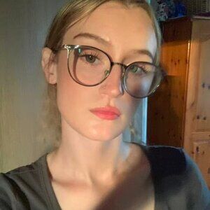 Meet your Posher, Robe